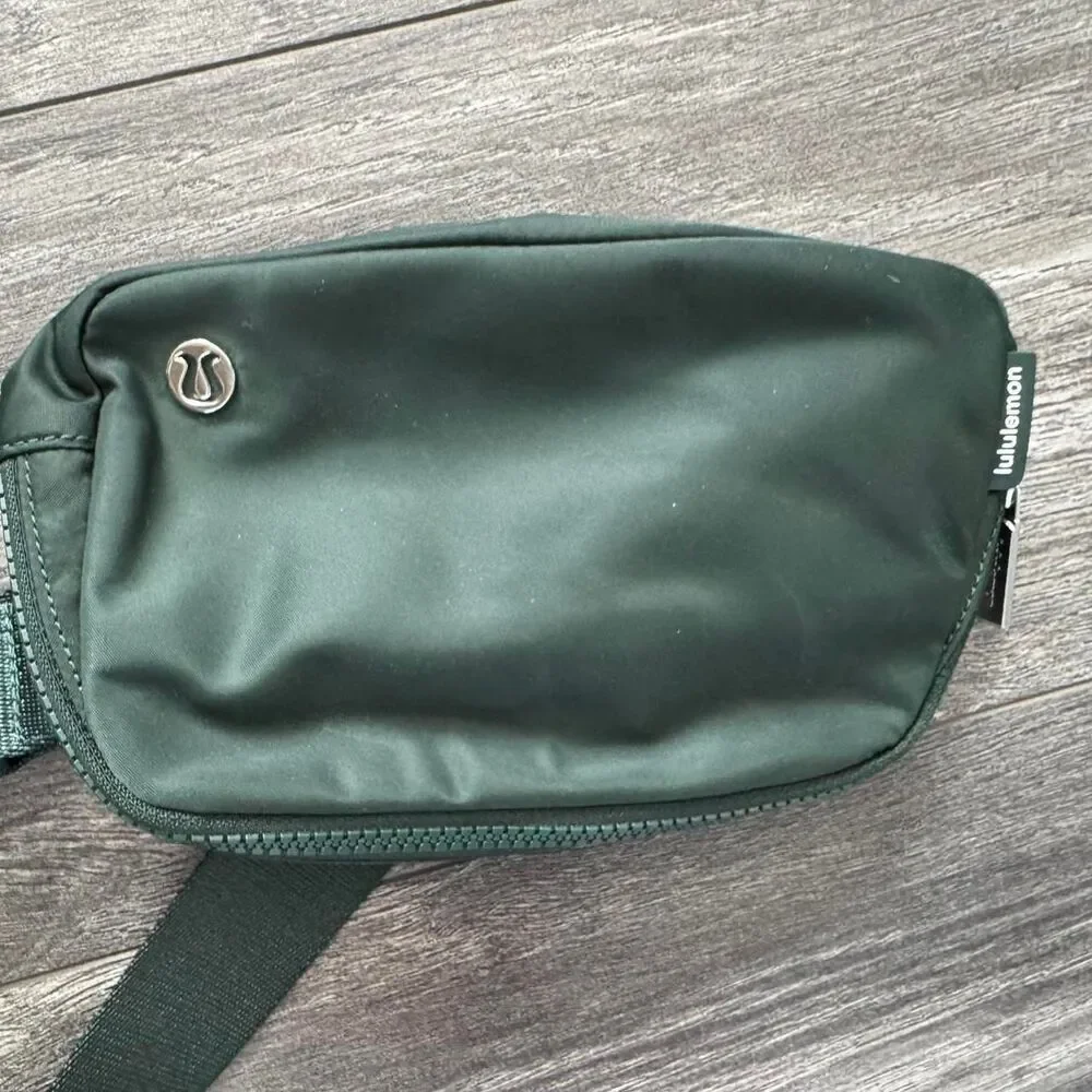Lululemon Women's Green Bag